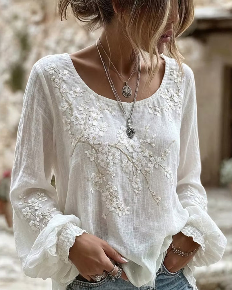 Getextureerde Kersenbloesem Geborduurd Ronde Hals Blouse
